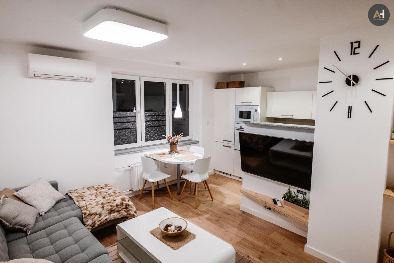 Ah Park Angelinum Apartamento Košice Exterior foto