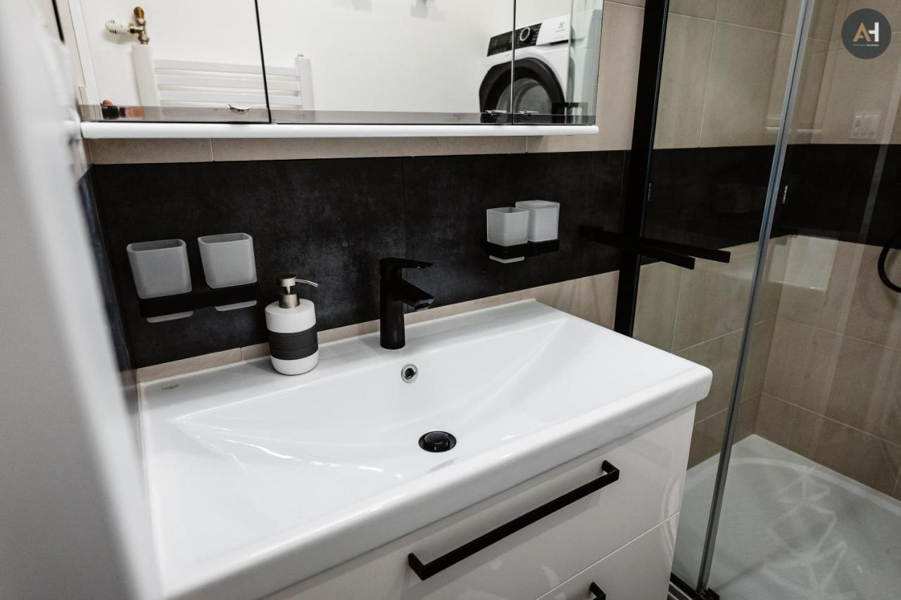 Ah Park Angelinum Apartamento Košice Exterior foto