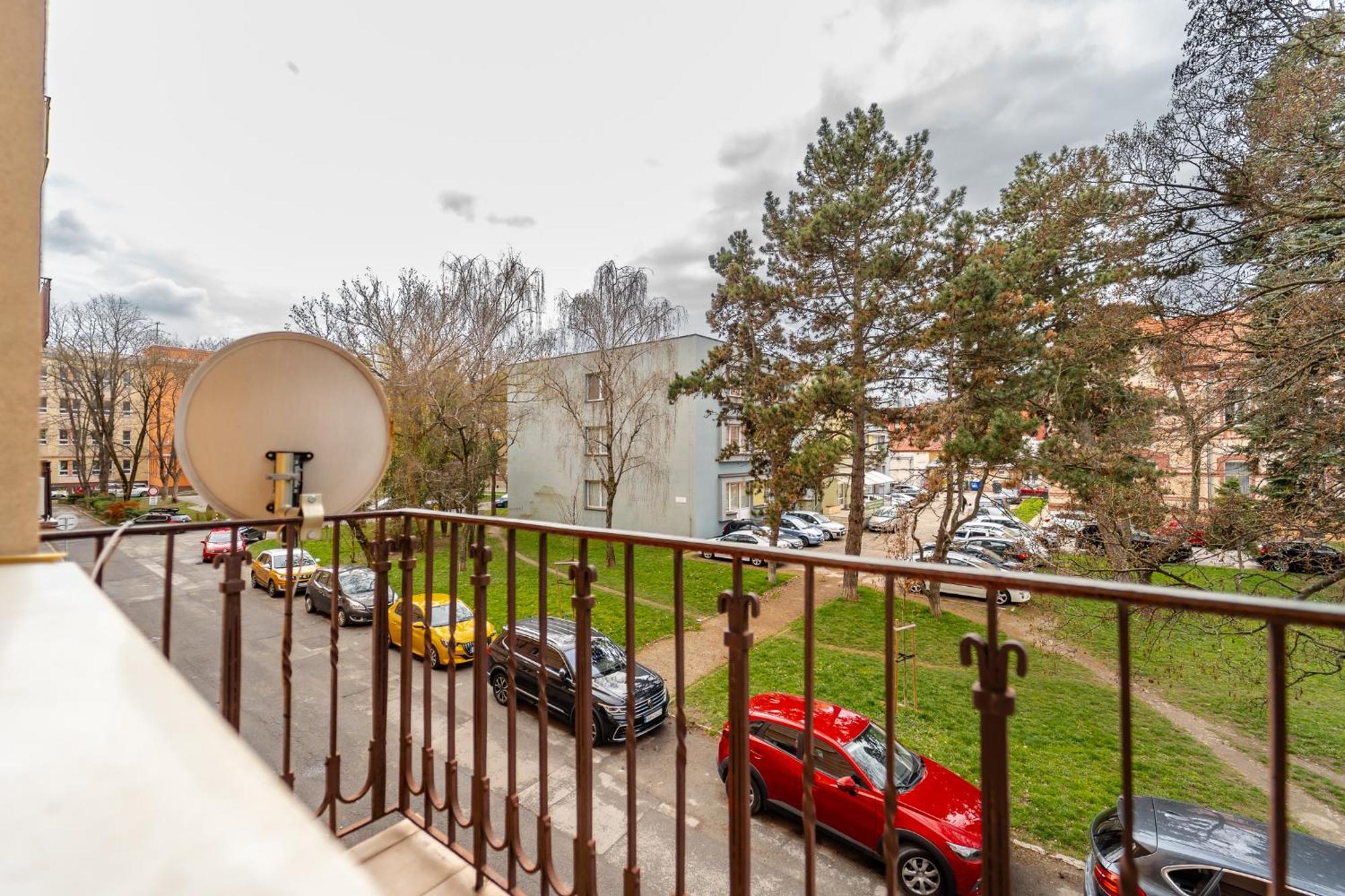 Ah Park Angelinum Apartamento Košice Exterior foto